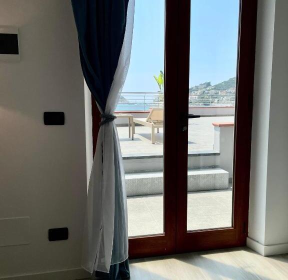 هتل Mirage Rooms & Apartments