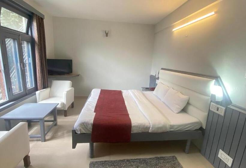 هتل New Meadows View