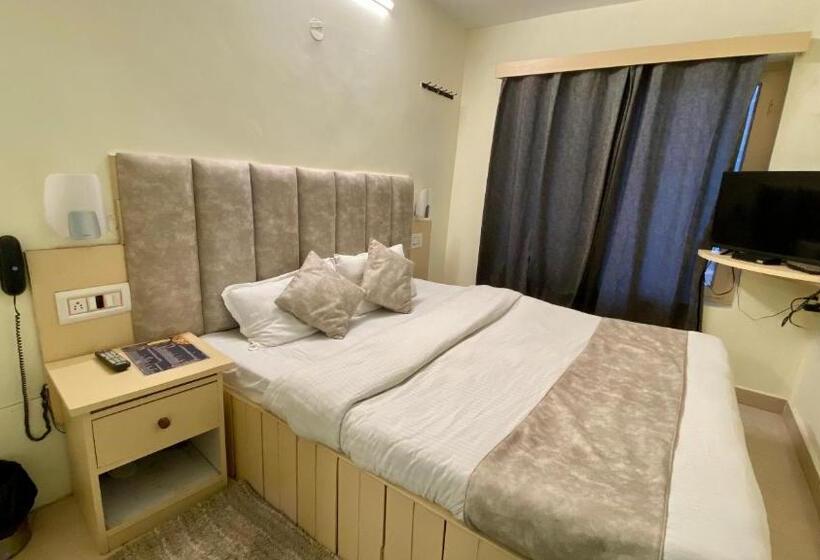 هتل New Meadows View