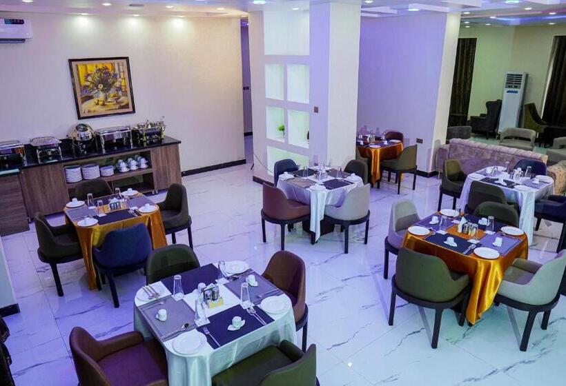 호텔 Romeneo Grand Royal