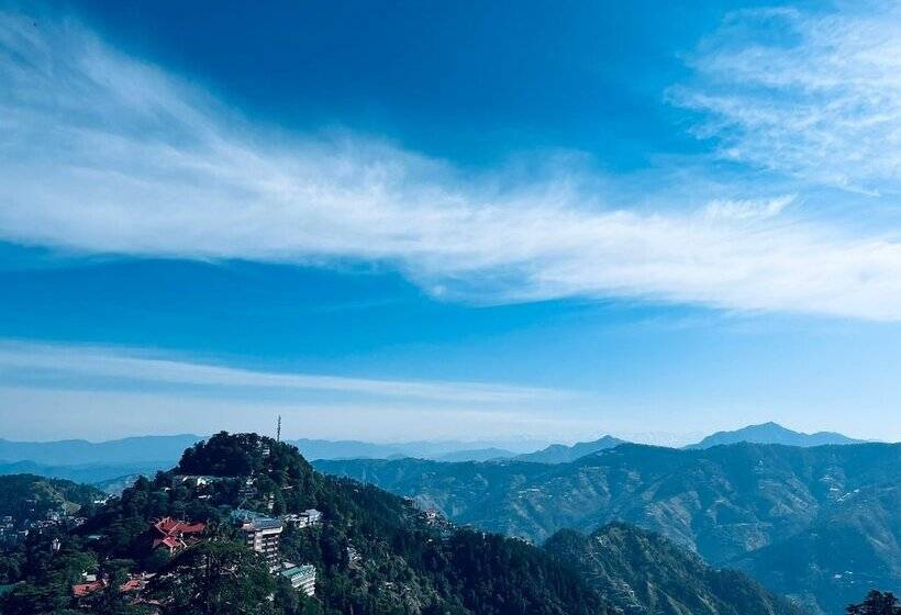 Отель The Ashoka Inn 300mts Walkable From Mall Road