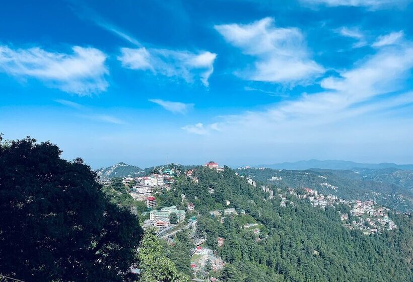 Отель The Ashoka Inn 300mts Walkable From Mall Road