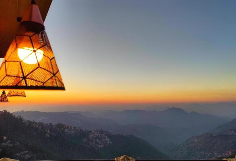 Отель The Ashoka Inn 300mts Walkable From Mall Road