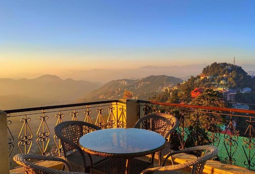 Отель The Ashoka Inn 300mts Walkable From Mall Road