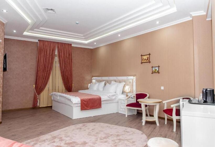 בית מלון כפרי The Royal