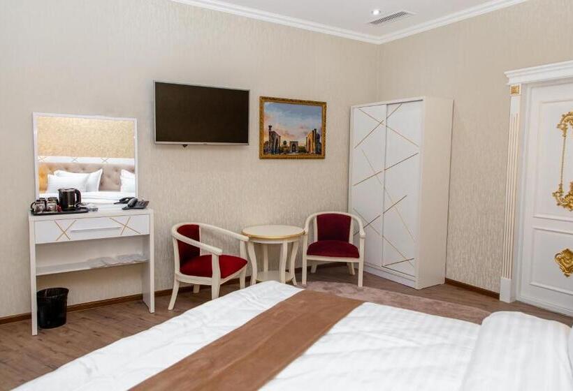 בית מלון כפרי The Royal