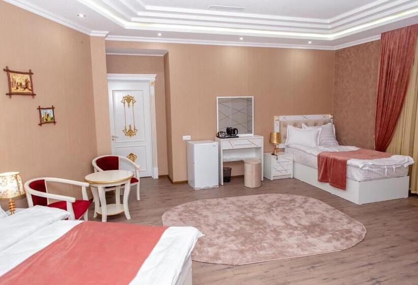 בית מלון כפרי The Royal