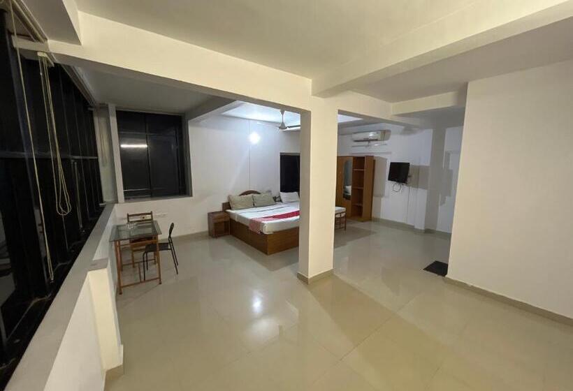 Отель Tower 21 Regency