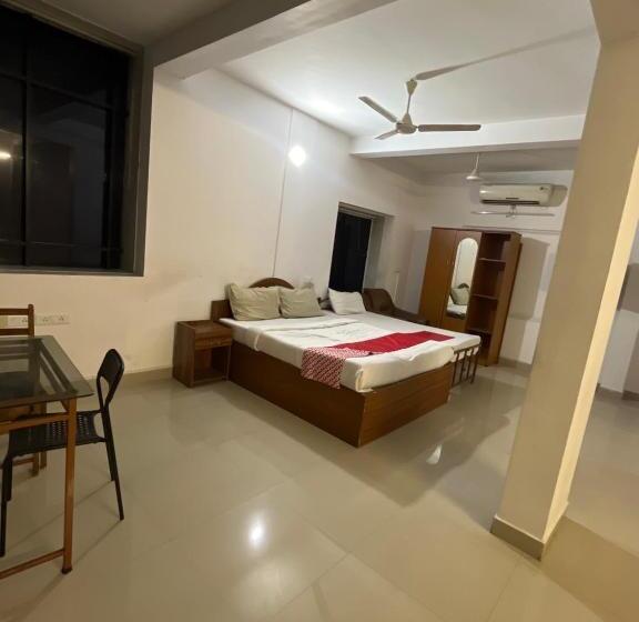 Отель Tower 21 Regency