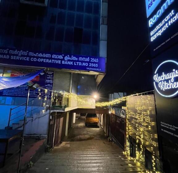 Отель Tower 21 Regency