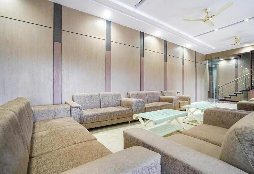 Jk Rooms 148 Hotel Rahul Palace