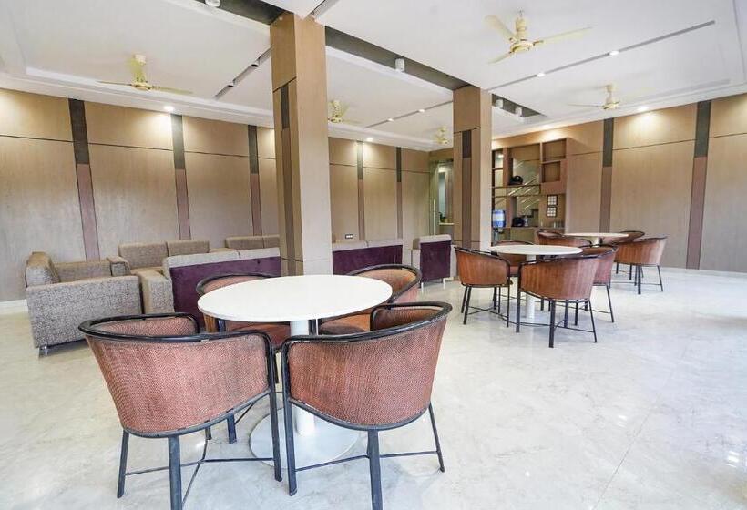 Jk Rooms 148 Hotel Rahul Palace