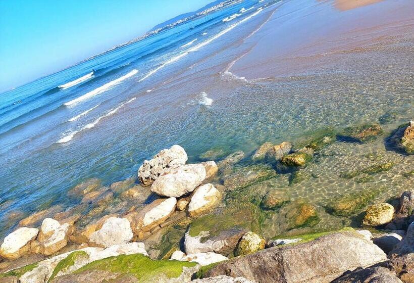 פנסיון Beach Life Caparica
