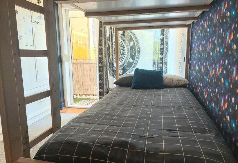 פנסיון Beach Life Caparica