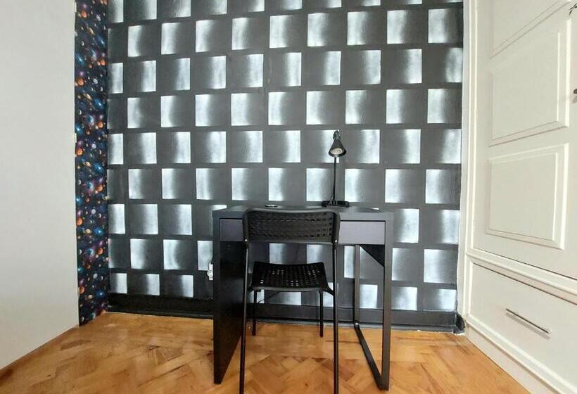 פנסיון Beach Life Caparica