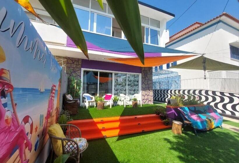 פנסיון Beach Life Caparica