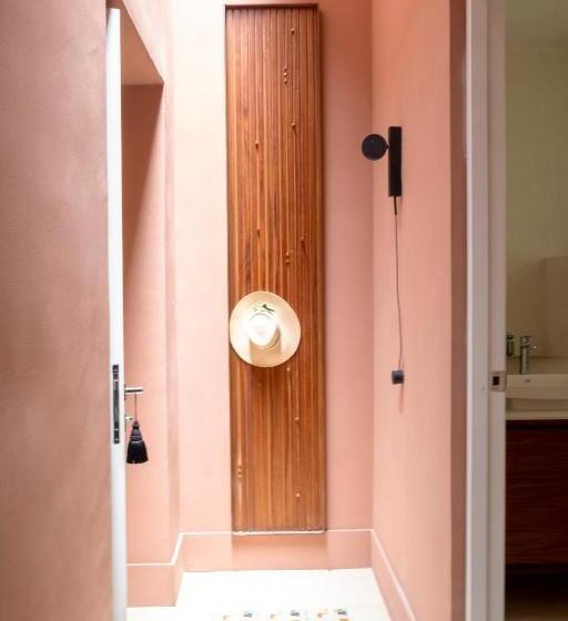 פנסיון Consentido Tamarindo