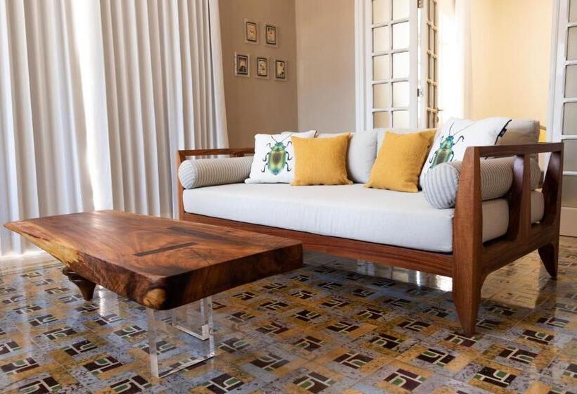 פנסיון Consentido Tamarindo