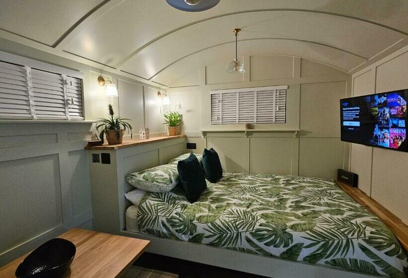 펜션 Gatwick Hideaway Hut