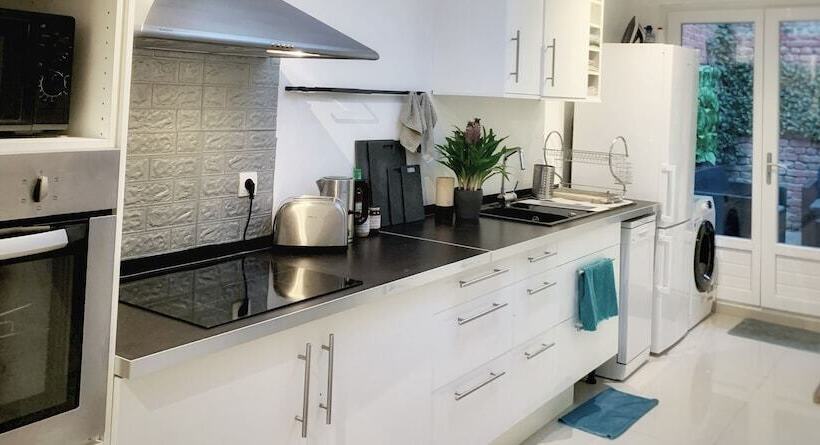 ペンション La Tropicale De Croix   Chambre D Hôtes