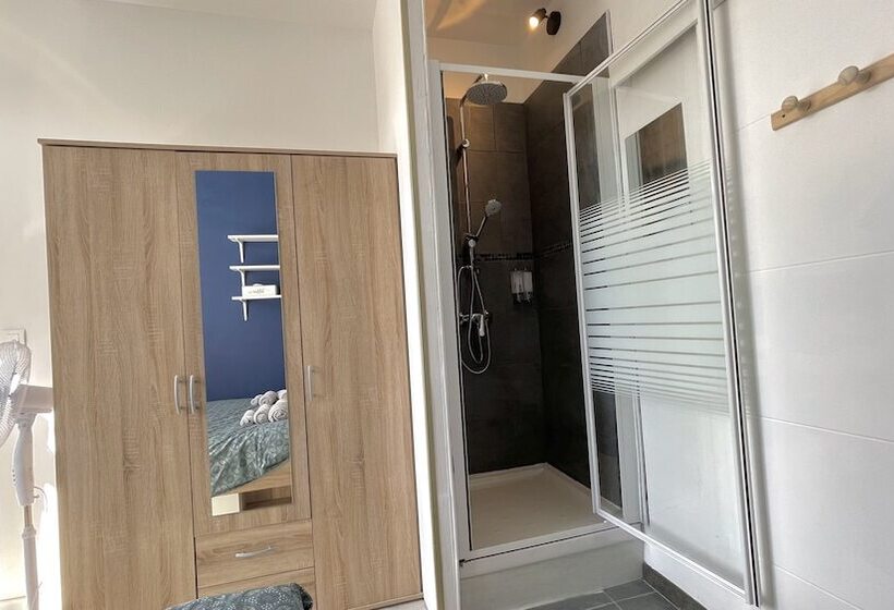 膳宿费 La Tropicale De Croix   Chambre D Hôtes