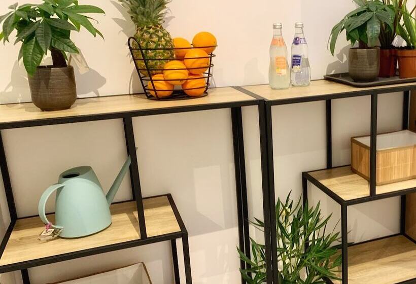 膳宿费 La Tropicale De Croix   Chambre D Hôtes