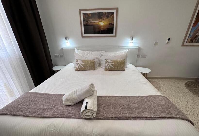 پانسیون The Beach House