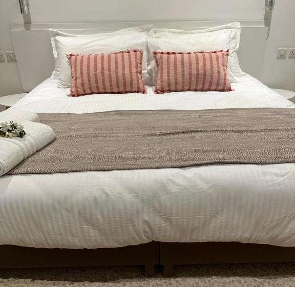 پانسیون The Beach House