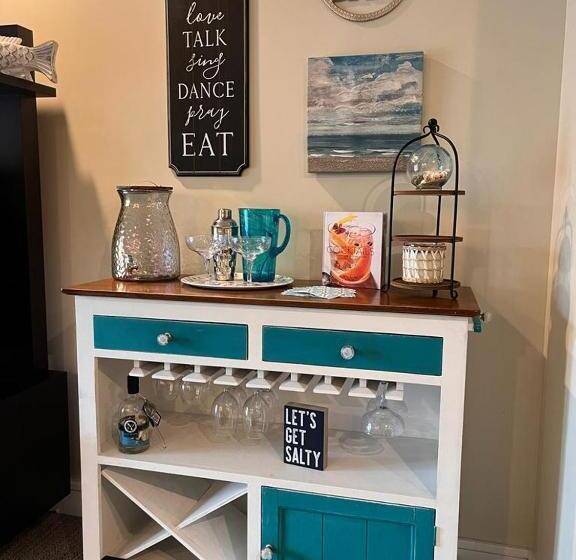 Upscale Resort Villa In The Heart Of Miami