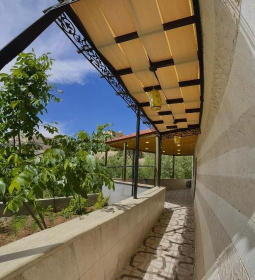 هاستل Fragrant Rose