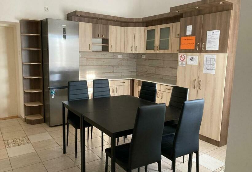 ユースホステル Gogol24