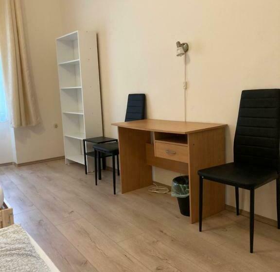 ユースホステル Gogol24