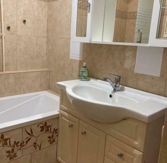 ユースホステル Gogol24