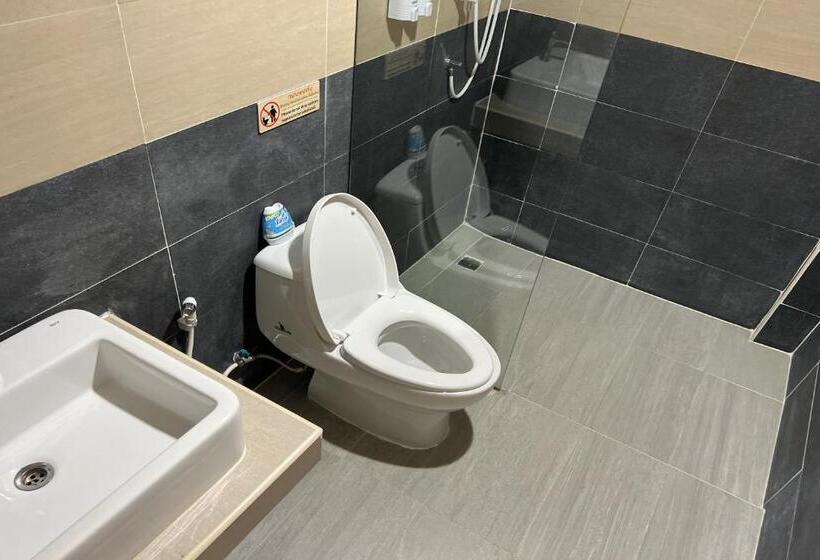 ユースホステル V Tharm