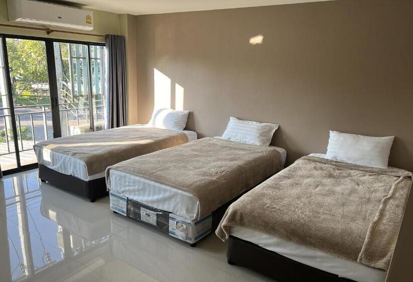 ユースホステル V Tharm