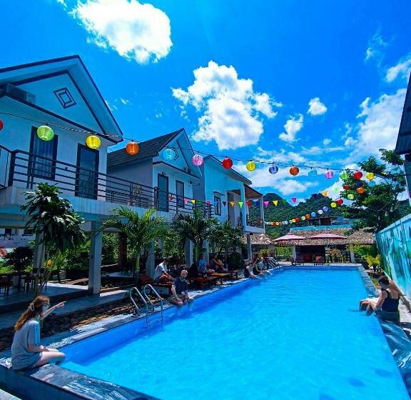 هاستل Yolo Pool Bar Villas