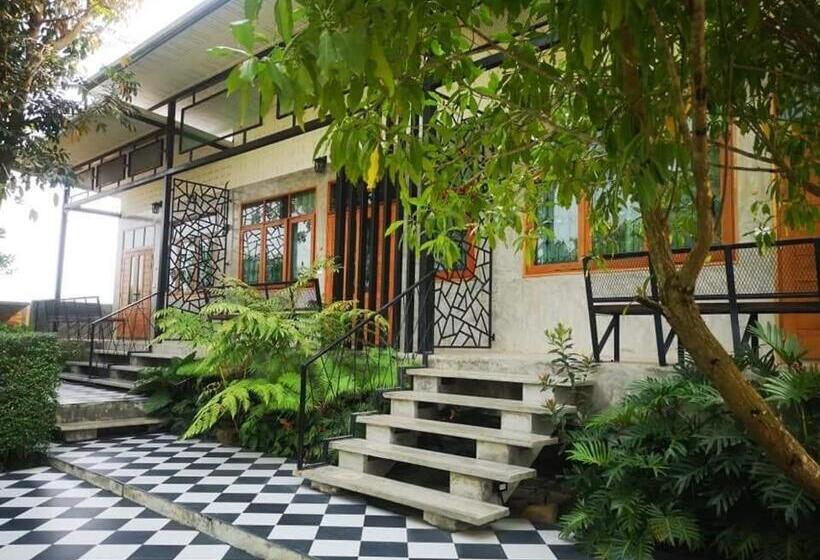 Bed and Breakfast ป้าเฒ่าเฝ้าสวน