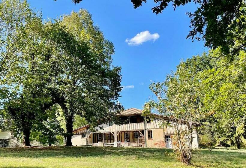 مبيت وإفطار Domaine Bourgade