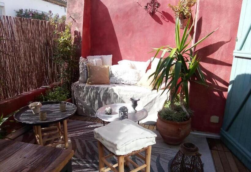 مبيت وإفطار La Maison Perchee