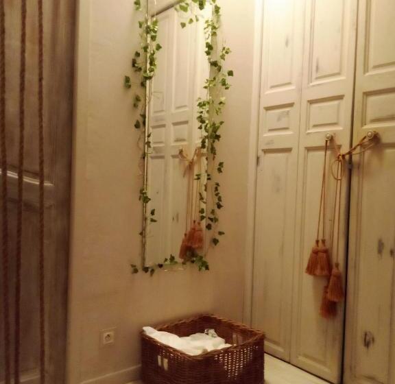 مبيت وإفطار La Maison Perchee