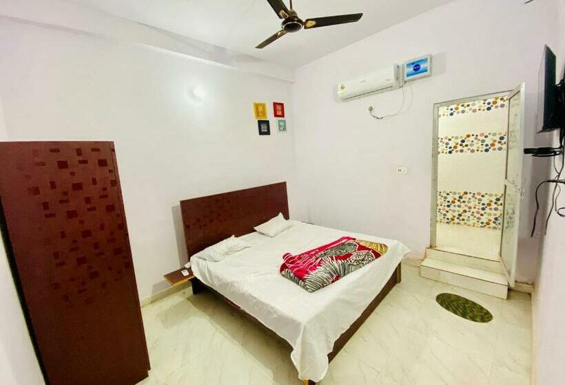 ベッドアンドブレックファースト Rita Shree Homestay At Ayodhya Highway