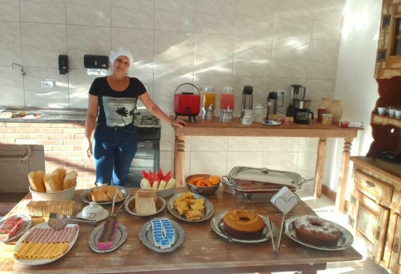 Общежитие Casa Da Zezé Pousada & Hotel Itaboraí