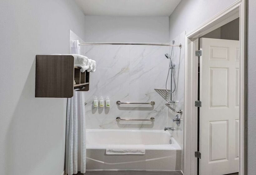 فندق Baymont By Wyndham Freeport Texas