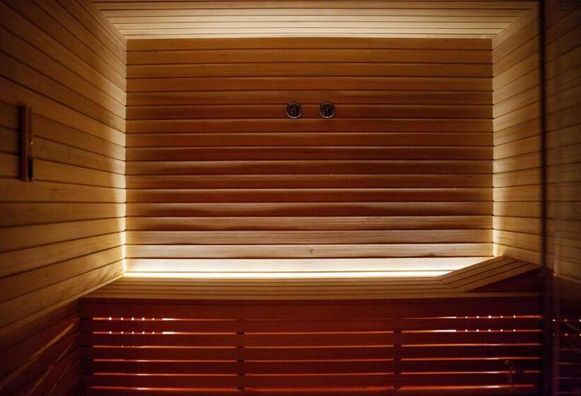 فندق Castello Ducale Colonna Resort