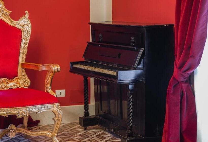 فندق Castello Ducale Colonna Resort