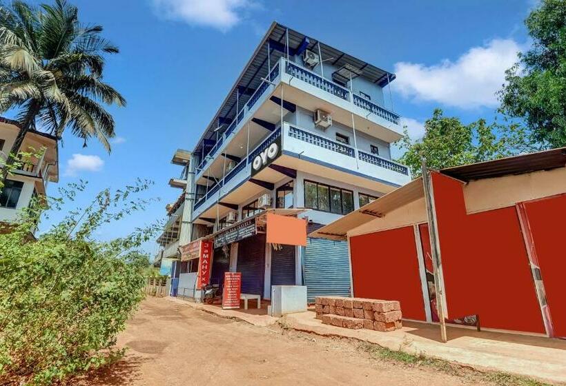 בית מלון כפרי Collection O Ashwem Beach Side Stay