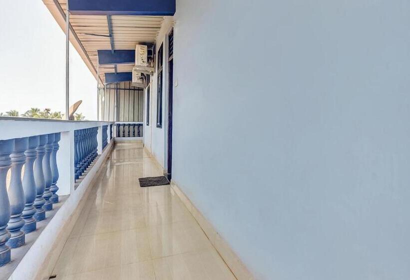 בית מלון כפרי Collection O Ashwem Beach Side Stay