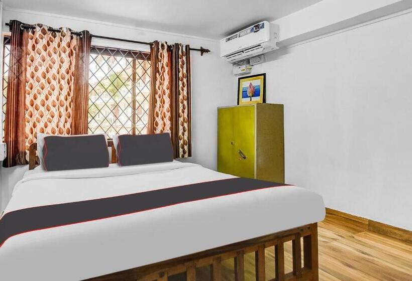 בית מלון כפרי Collection O Ashwem Beach Side Stay