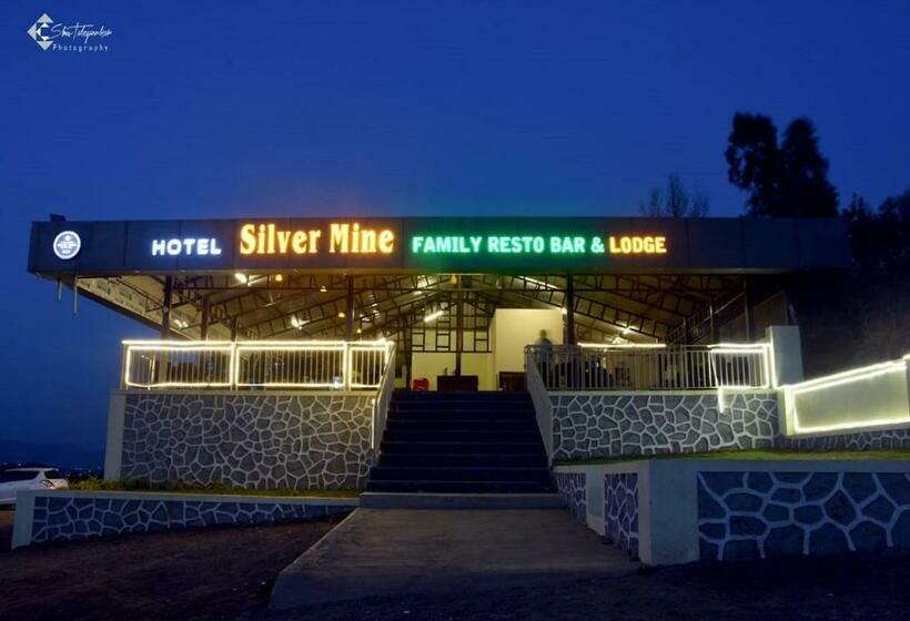 בית מלון כפרי Nk S Silver Mine Resto Bar & Lodge Chikhalse