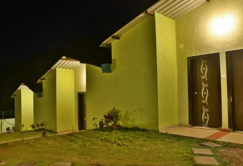 فندق Nk S Silver Mine Resto Bar & Lodge Chikhalse